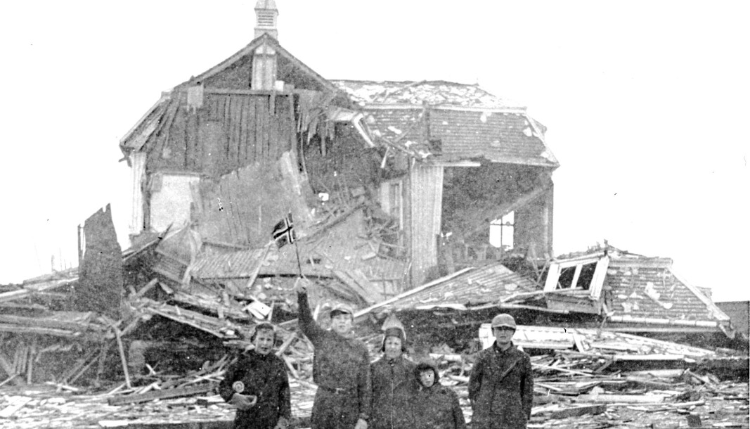 Under krigen og senere frigjøringen av Finnmark ble enkelte sovjetiske soldater fedre til flere norske «russerbarn», skriver Marianne Neerland Soleim. Dette bildet er fra Vadsø Finnmark i 1944 og barna her er trolig heller ikke såkalte russerbarn. Under krigen og senere frigjøringen av Finnmark ble enkelte sovjetiske soldater fedre til flere norske «russerbarn», skriver Marianne Neerland Soleim. Dette bildet er fra Vadsø Finnmark i 1944 og barna her er trolig heller ikke såkalte russerbarn.