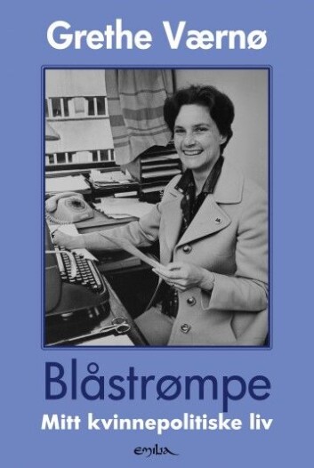 I boken skriver Værnø blant annet om kampen for at kvinner skulle få stridende stillinger i Forsvaret. I boken skriver Værnø blant annet om kampen for at kvinner skulle få stridende stillinger i Forsvaret.