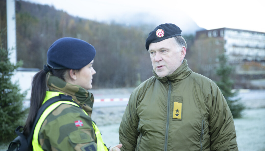 Sjefen for Forsvarets sanitet, Jon Reichelt, mener det er om å gjøre å forsinke epidemien. Her under en helseøvelse i Orkanger. Sjefen for Forsvarets sanitet, Jon Reichelt, mener det er om å gjøre å forsinke epidemien. Her under en helseøvelse i Orkanger.
