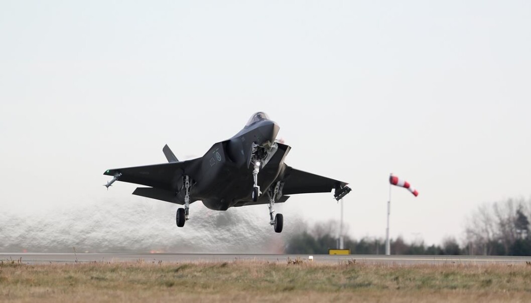 Prisen på F-35 skyter fart med dollarkursen. FOTO: TORBJØRN KJOSVOLD Prisen på F-35 skyter fart med dollarkursen. FOTO: TORBJØRN KJOSVOLD