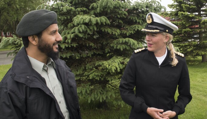 Feltlivssynshumanist Ida Helene Henriksen (til høyre) og feltimam Najeeb Naz. Feltlivssynshumanist Ida Helene Henriksen (til høyre) og feltimam Najeeb Naz.