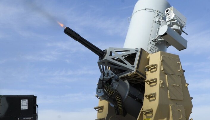 C-RAM skal skyte ned prosjektiler av mindre kaliber og skal beskytte Patriot-systemene. C-RAM skal skyte ned prosjektiler av mindre kaliber og skal beskytte Patriot-systemene.