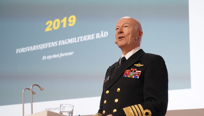 Forsvarssjef Haakon Bruun-Hanssen presenterer sitt fagmilitære råd for regjeringen. Det fagmilitære rådet er en del av forarbeidene til Forsvarets neste langtidsplan. Forsvarssjef Haakon Bruun-Hanssen presenterer sitt fagmilitære råd for regjeringen. Det fagmilitære rådet er en del av forarbeidene til Forsvarets neste langtidsplan.