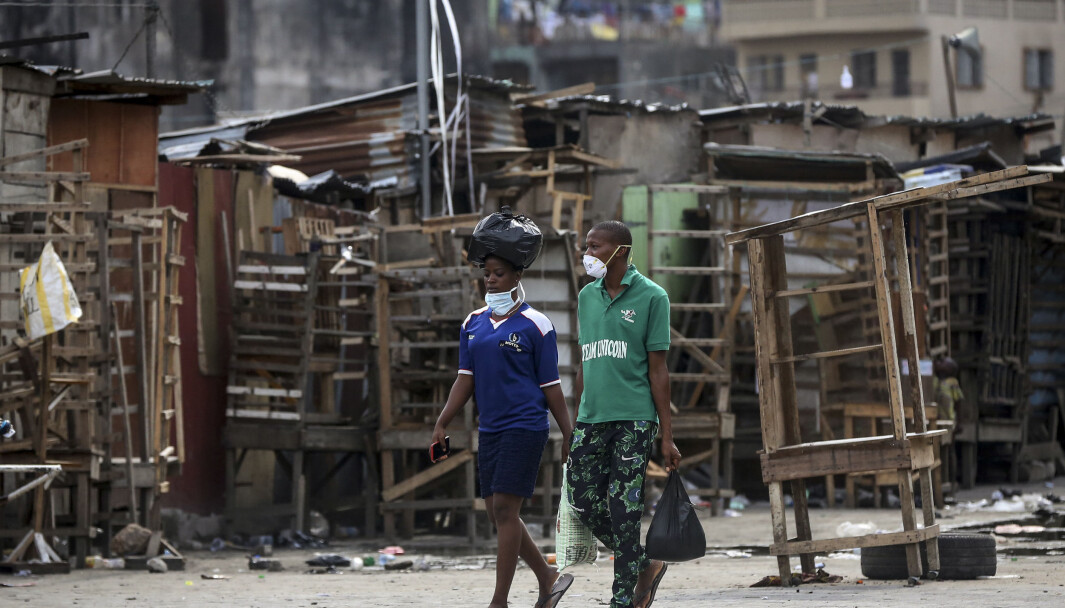 Mange boder og butikker i Lagos, Nigeria, er stengt på grunn av myndighetens forbud i forbindelse med koronapandemien. Mange boder og butikker i Lagos, Nigeria, er stengt på grunn av myndighetens forbud i forbindelse med koronapandemien.