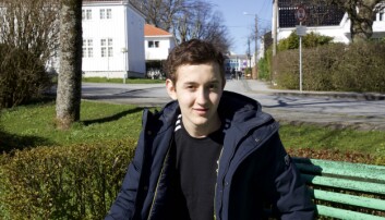 Jonas (19) blir møtt med smitteverntiltak