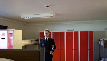 Senior kvartermester Kristoffer Vold sier at rekruttene kan være inntil ti på ett rom. Senior kvartermester Kristoffer Vold sier at rekruttene kan være inntil ti på ett rom.