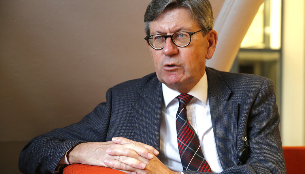 Tidligere utenriksminister Bjørn Tore Godal (Ap) sier at de hadde mistanke om at det var brudd på våpenblokkaden under krigen i Bosnia. Tidligere utenriksminister Bjørn Tore Godal (Ap) sier at de hadde mistanke om at det var brudd på våpenblokkaden under krigen i Bosnia.