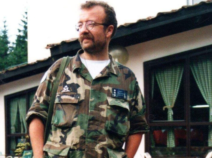 Etter at Øivind Moldestad vendte hjem etter tjenesten i Bosnia i 1995 ønsket norsk og internasjonal presse å høre mer om flyobservasjonene fra Bosnia. Etter at Øivind Moldestad vendte hjem etter tjenesten i Bosnia i 1995 ønsket norsk og internasjonal presse å høre mer om flyobservasjonene fra Bosnia.
