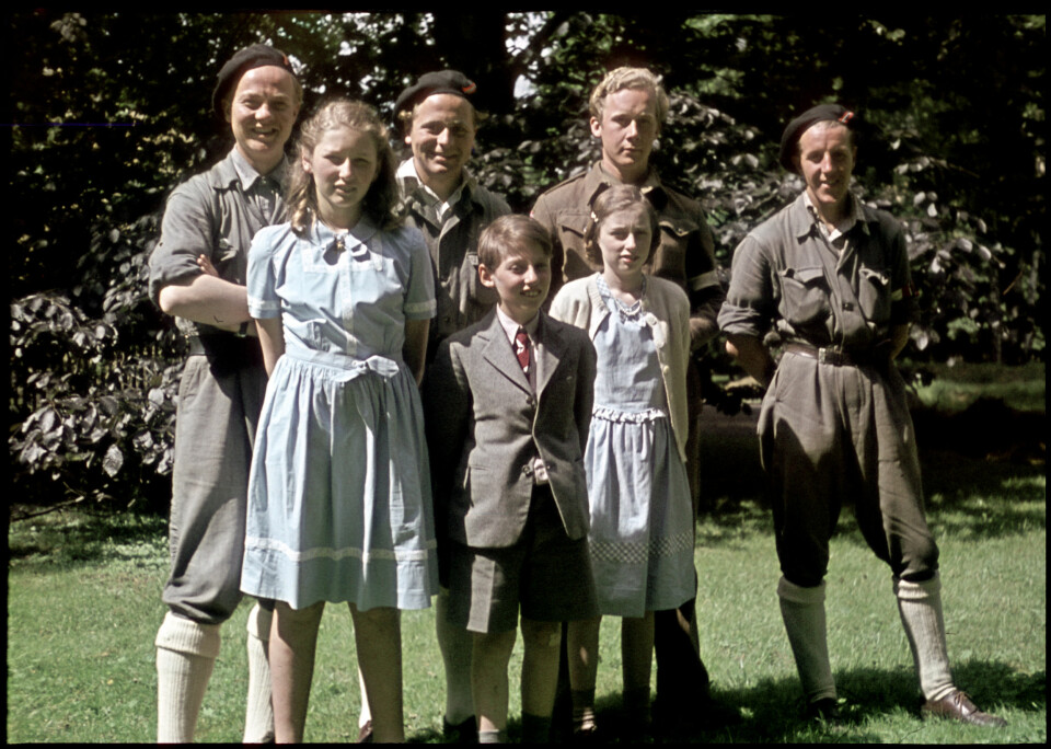 Bilder tatt av Milorg mannen Kristian Bull i juni 1945 
prinsebarna med miliorg soldater