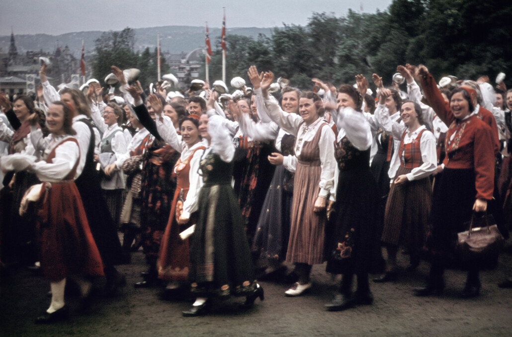 Parade for kong Haakon den 9 juni 1945