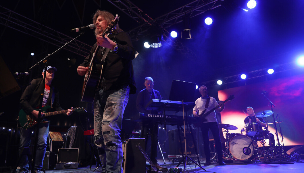 Bandet New Saqi Swingers spiller i teltet på Akershus festning under Unifil-jubileet 2018. På kvelden 8. mai skal de spille digital konsert. Bandet New Saqi Swingers spiller i teltet på Akershus festning under Unifil-jubileet 2018. På kvelden 8. mai skal de spille digital konsert.