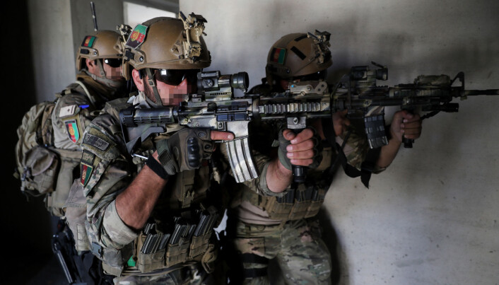 Crisis Response Unit 222 blir trent og mentorert av Marinejegerkommandoen i Kabul. Bildet er tatt under trening. Crisis Response Unit 222 blir trent og mentorert av Marinejegerkommandoen i Kabul. Bildet er tatt under trening.