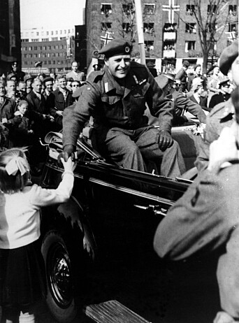 Kronprins Olav ble tatt i mot av jublende folkemengder den 13. mai 1945. Kronprins Olav ble tatt i mot av jublende folkemengder den 13. mai 1945.