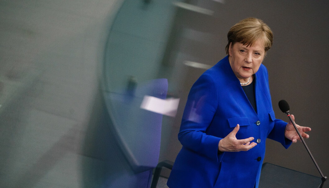 Tysklands statsminister Angela Merkel i Forbundsdagen onsdag. Den tyske statslederen anklager Russland for datatyveri.