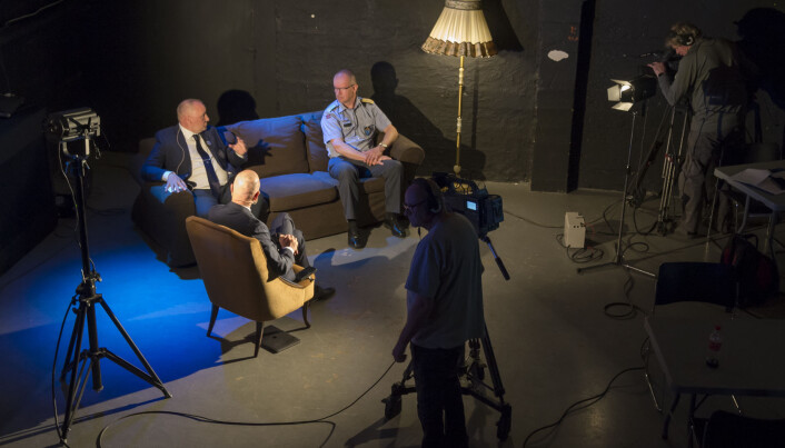 Før selve konserten var det live veteranprat i sofaen. Til venstre Dag Magne Lunde i Norges Veteranforbund for Internasjonale Operasjoner. Til høyre sitter veteraninspektøren i Forsvaret, generalmajor Finn Kristian Hannestad. Før selve konserten var det live veteranprat i sofaen. Til venstre Dag Magne Lunde i Norges Veteranforbund for Internasjonale Operasjoner. Til høyre sitter veteraninspektøren i Forsvaret, generalmajor Finn Kristian Hannestad.