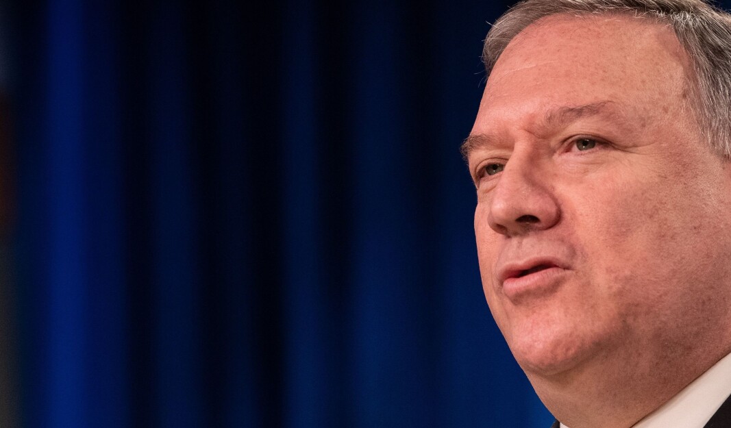 Utenriksminister Mike Pompeo snakker med pressen 20. mai 2020. Utenriksminister Mike Pompeo snakker med pressen 20. mai 2020.