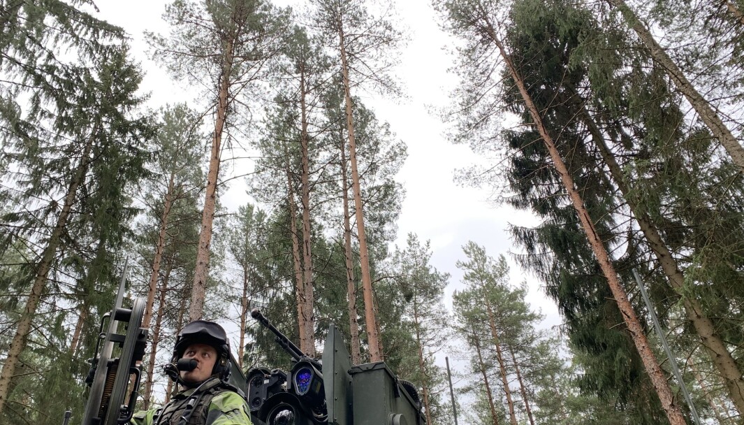 De borgerlige partiene i Sverige vil ha mer til forsvar enn det de rødgrønne regjeringspartiene er villige til å gi De borgerlige partiene i Sverige vil ha mer til forsvar enn det de rødgrønne regjeringspartiene er villige til å gi