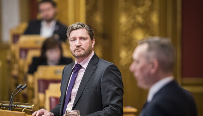 Christian Tybring-Gjedde (FrP) stiller spørsmål til forsvarsminister Frank Bakke-Jensen (H) under stortingets muntlige spørretime i januar. Christian Tybring-Gjedde (FrP) stiller spørsmål til forsvarsminister Frank Bakke-Jensen (H) under stortingets muntlige spørretime i januar.