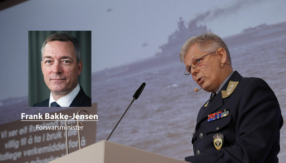 Jeg er trygg på at regjeringen har funnet en god balanse, skriver forsvarsminister Frank Bakke-Jensen. På bildet ser vi sjef for Etterretningstjenesten Morten Haga Lunde.