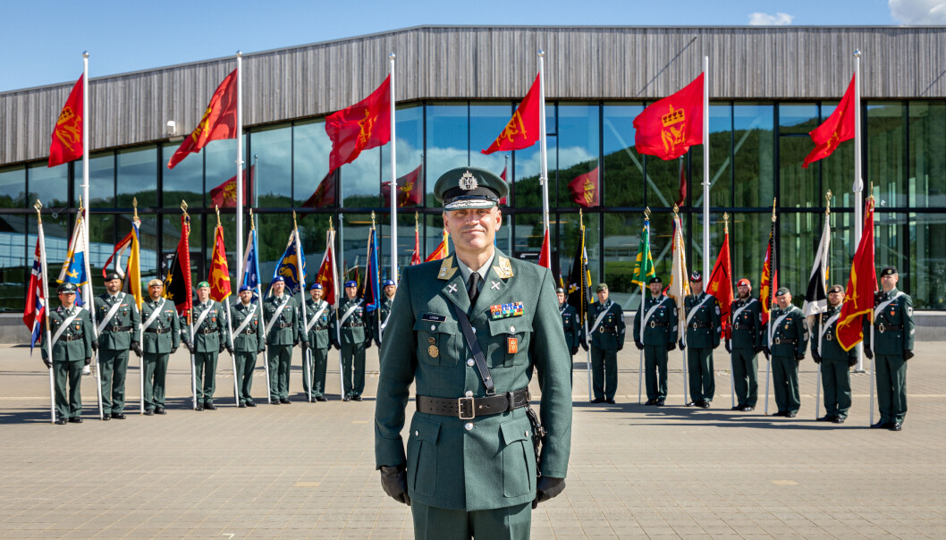 Generalmajor og nybakt hærsjef Lars Lervik rett etter seremonien for hans innsettelse. Generalmajor og nybakt hærsjef Lars Lervik rett etter seremonien for hans innsettelse.
