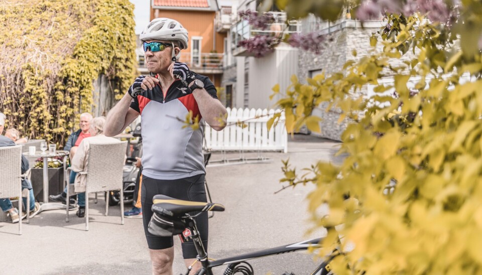 Kaféstopp er vanligvis ikke del av Bruun-Hanssens treningsturer. Han gjør et unntak for å la seg intervjue.