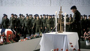 Arne Pran under minnestunden for de omkomne etter Varssdalsulykken i 1986. Arne Pran under minnestunden for de omkomne etter Varssdalsulykken i 1986.