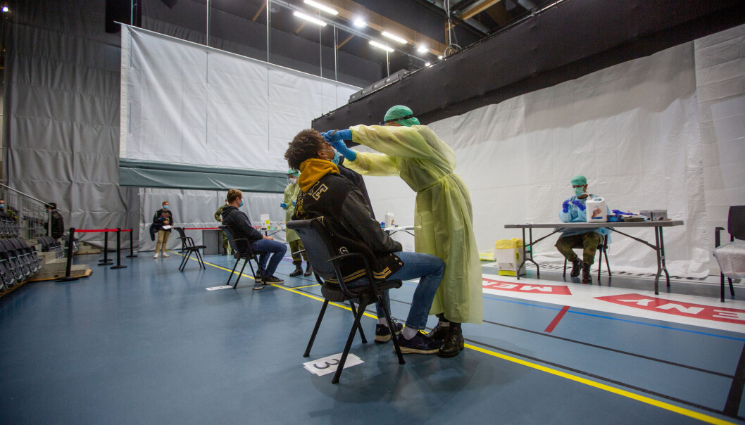 Kommende gardesoldater ble testet for koronaviruset under innrykket på Terningmoen i slutten av april. Kommende gardesoldater ble testet for koronaviruset under innrykket på Terningmoen i slutten av april.