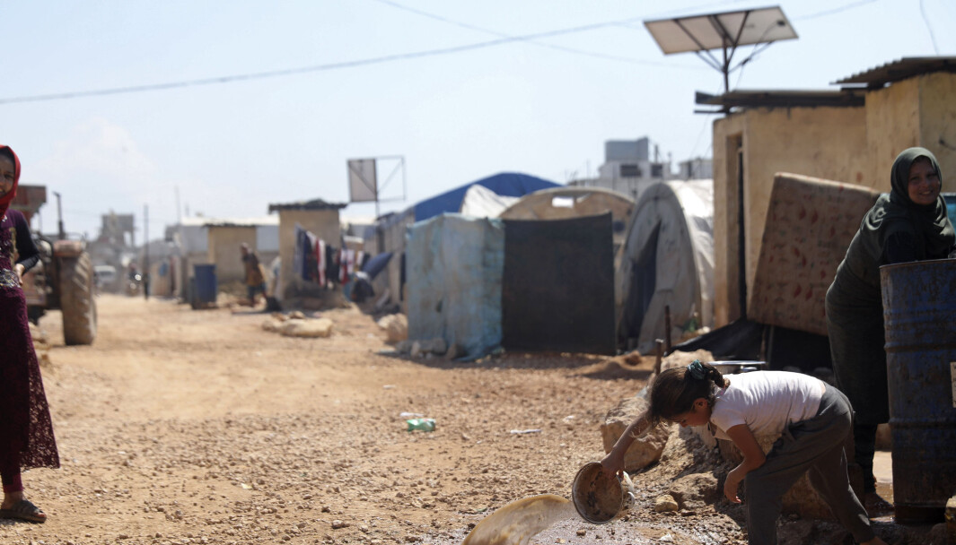 Dette illustrasjonsfotoet viser barn og kvinner i en flyktningleir på grensen mellom Syria og Tyrkia i april i 2020 Dette illustrasjonsfotoet viser barn og kvinner i en flyktningleir på grensen mellom Syria og Tyrkia i april i 2020