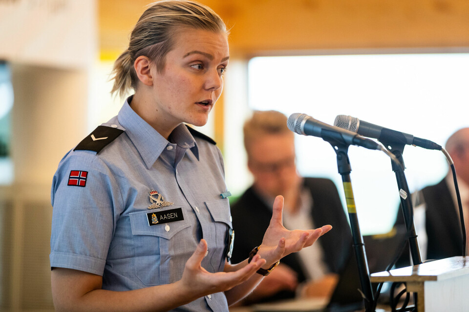 Hovedtillitsvalgt Sara Elisabeth Aasen mener at alkoholpresset blant soldater vil øke med servering i leir.