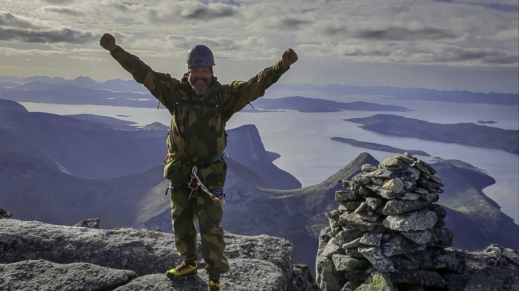 Bjørn Arne Benjaminsen på toppen av Stetinden. Bjørn Arne Benjaminsen på toppen av Stetinden.