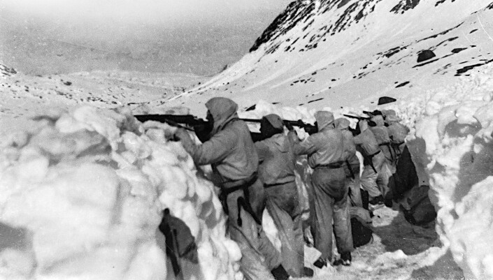Norske soldater i stilling ved fronten i fjellene rundt Narvik. Norske soldater i stilling ved fronten i fjellene rundt Narvik.