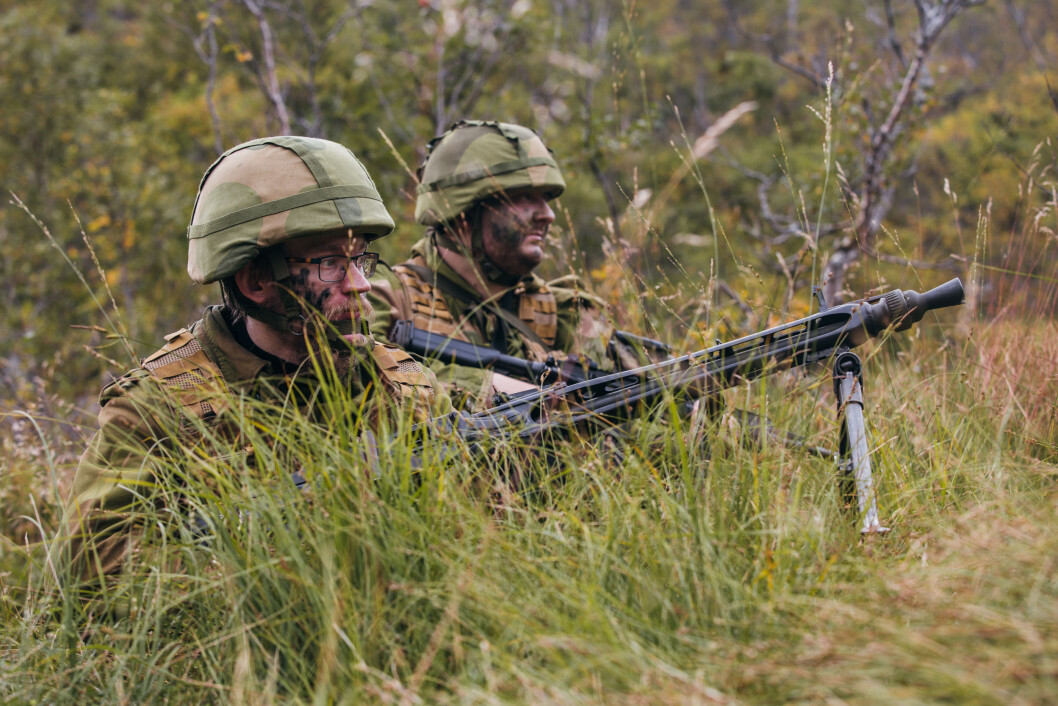 Områdesoldater fra HV-16 under øvelse Njård 2018. (Foto: Jesper Vigander Edwin/Forsvaret)\n\n Områdesoldater fra HV-16 under øvelse Njård 2018. (Foto: Jesper Vigander Edwin/Forsvaret)\n\n