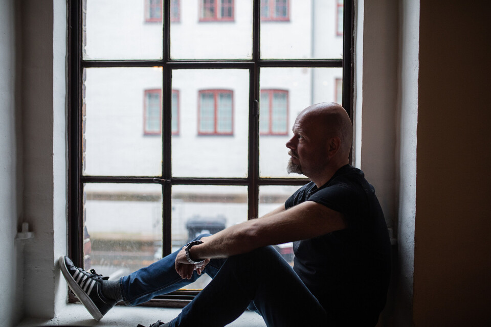 Forfatter Ørjan Nordhus Karlsson mener historiene fra Nord-Norge ikke har fått nok plass. I spenningsromanen Soldathjerte tar han utgangspunkt i sin egen morfar.