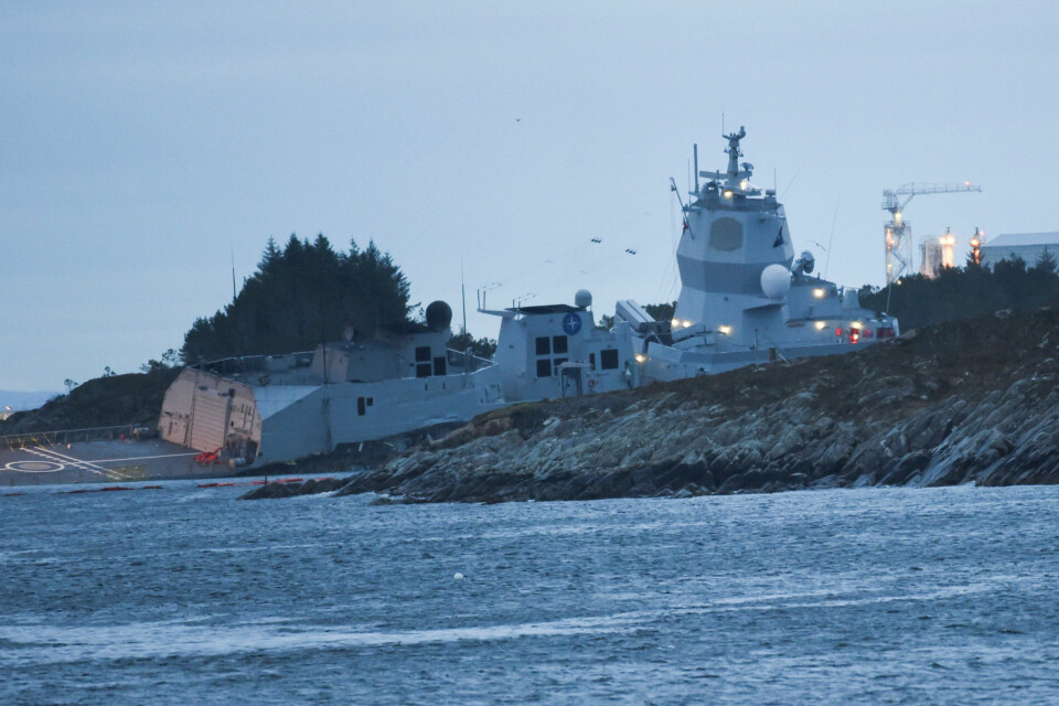 Fregatten KNM Helge Ingstad er evakuert etter kollisjon med en tankbåt ved Stureterminalen i Øygarden. Foto: Marit Hommedal/NTB Scanpix