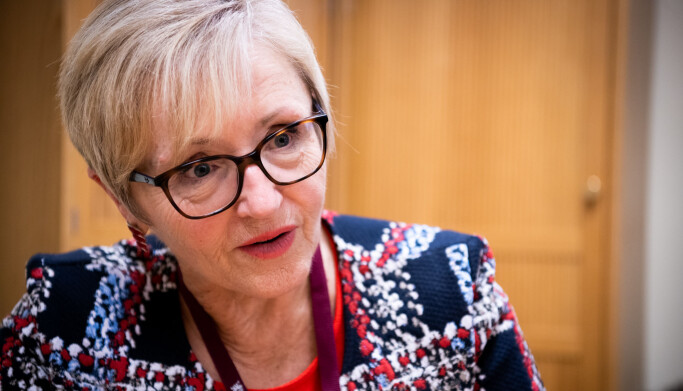 Liv Signe Navarsete mener regjeringens langtidsplan svekker forsvaret av Norge. Liv Signe Navarsete mener regjeringens langtidsplan svekker forsvaret av Norge.