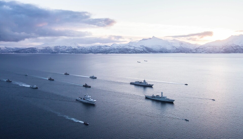 Marinens styrke seiler i formasjon ut Ofotfjorden under en tidligere Flotex-øvelse.
