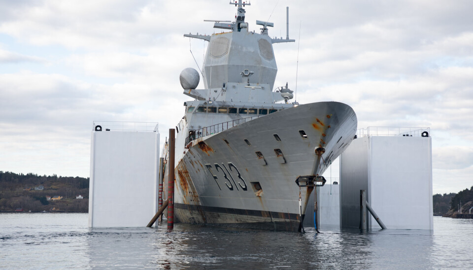 Forsvarets operative evne til sjøs er svekket etter forliset av Helge Ingstad sier Forsvarssjef Haakon Bruun-Hanssen. Her sjøsettes fregatten etter ulykken.