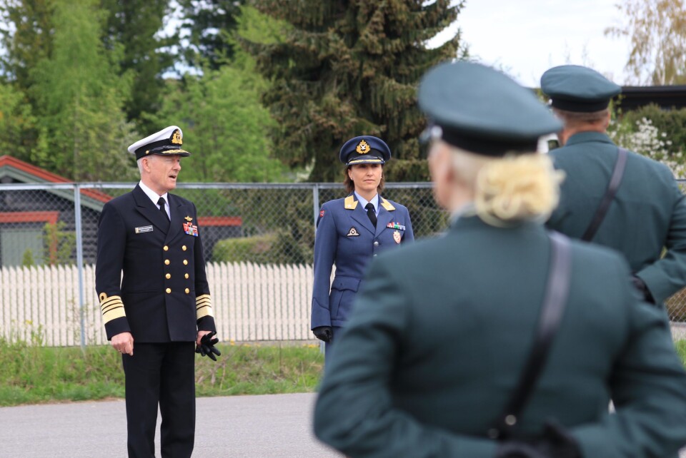 Brigader Gunn Elisabeth Håbjørg ble formelt satt inn som sjef på Hamar av forsvarssjef Haakon Bruun-Hanssen. Foto: Morten Aune