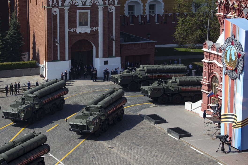 Luftforsvarssystemet S-400 som Tyrkia vurderer å kjøpe. Luftforsvarssystemet S-400 som Tyrkia vurderer å kjøpe.