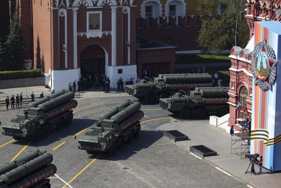 Russiske S-400 bakke-til-luft missiler under en parade på den røde plass i 2019.