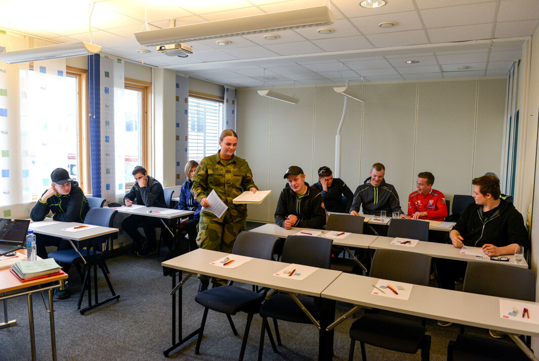 PÅ SESJON: Kandidater fra Finnmark på en tidligere sesjon i Alta. Fra 2019 får alle evnetest og i tillegg personlighetstest i ny utgave. PÅ SESJON: Kandidater fra Finnmark på en tidligere sesjon i Alta. Fra 2019 får alle evnetest og i tillegg personlighetstest i ny utgave.