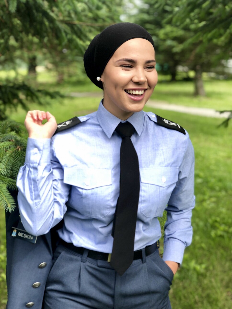 Iman Meskini ble kjent som Skam-Sana. Hun har tjenestegjort i Luftforsvaret.
