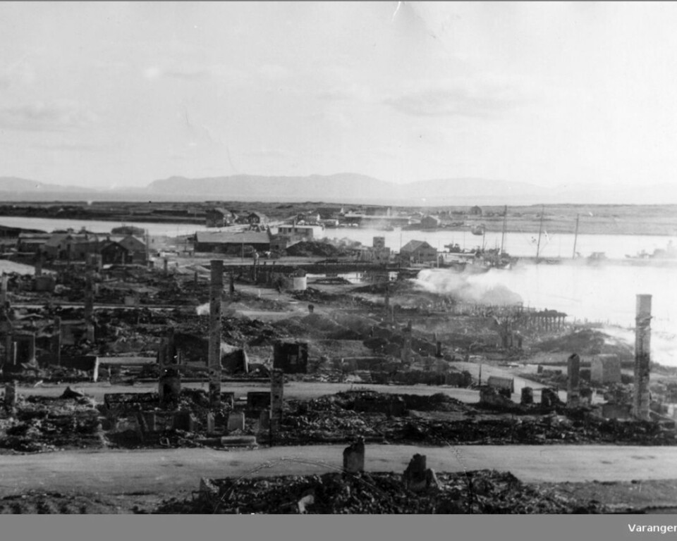 Ødelagt: Ødeleggelsene under okkupasjon og da tyske styrker rømte fra Finnmark var enorme, som her fra Vadsø (Foto: Forsvarsmuseet).