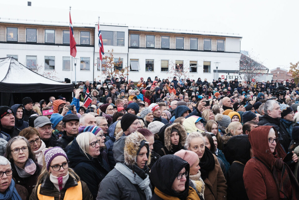 Det var mye folk under seremonien i Kirkenes fredag.