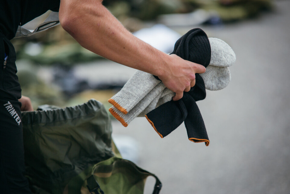 Sokkene deles ut til odel og eie for soldatene, men de må vaskes selv. Foto: Johannes Maximillian Schnell
