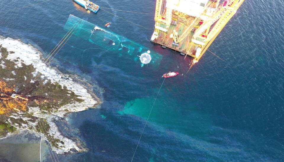 Redningsaksjon.Den norske fregatten KNM Helge Ingstad og tankskipet Sola TS kolliderte torsdag 8. november i Hjeltefjorden, nord for Sture-terminalen i Øygarden kommune i Hordaland.