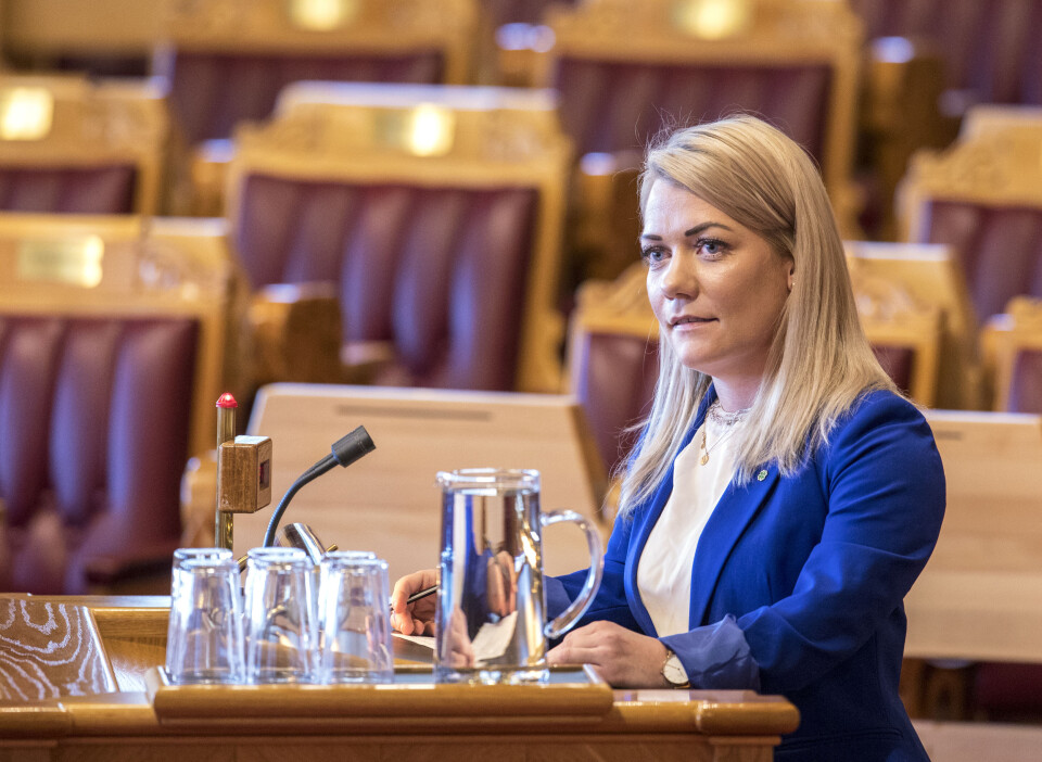 UENIG: Senterpartiet reagerte kraftig da de fikk høre forslaget om å flytte 40 ansatte fra Sørreisa. Bildet av stortingsrepresentant Sandra Borch (SP).