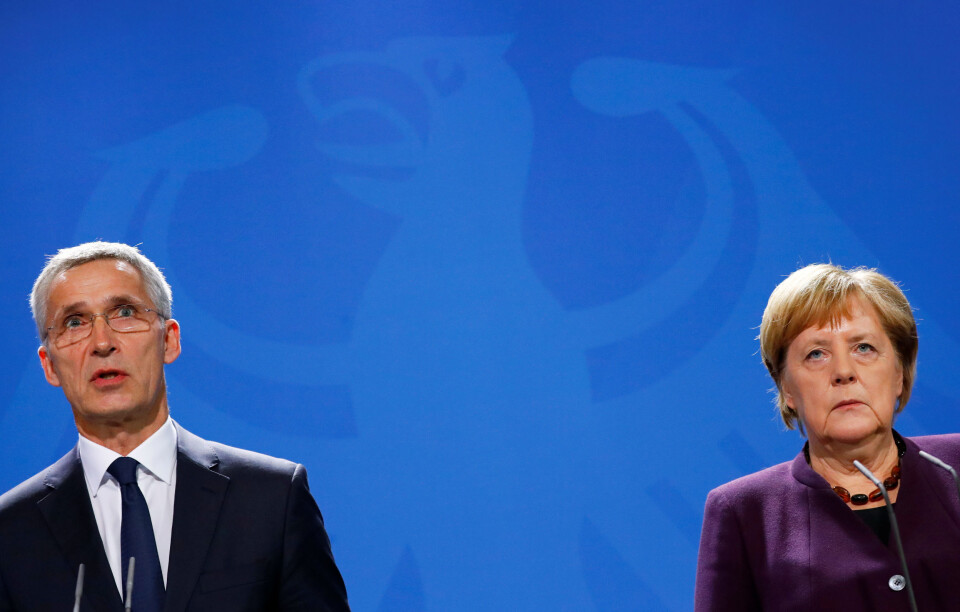 Merkel og Stoltenberg avviser at NATO-alliansen er hjernedød