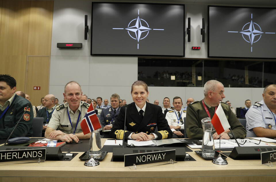 IKKE MED: Viseadmiral Louise Dedichen, her i møte i militærmisjonen i Brussel, var som alle andre kvinner i Forsvaret utelatt fra Kapitals liste over de mektigste kvinnene i Norge.