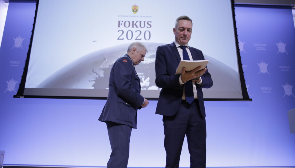 Forsvarsminister Frank Bakke-Jensen mottok E-tjenestens åpne trusselrapport i februar 2020.